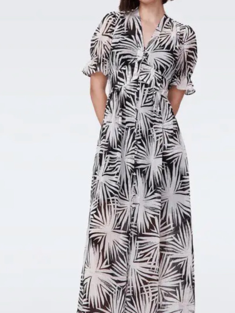 DVF Diane Von Furstenberg Maxi dress Erica printed chiffon Size 14 black & white